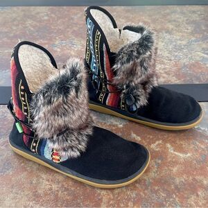 Sanuk Tripper Flurry Faux Fur Multi Color Aztec Mid Calf Boots Sz 8